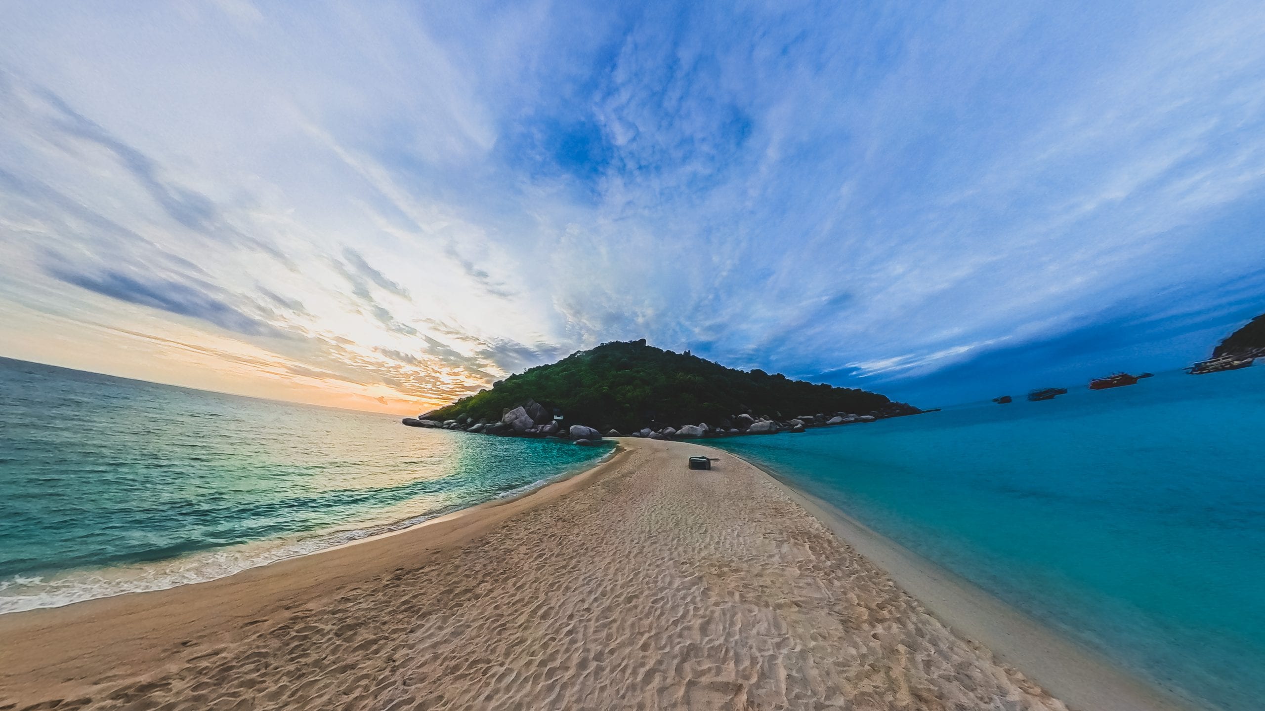 Koh Nang Yuan, the sandbar island a short boat ride off Koh Tao