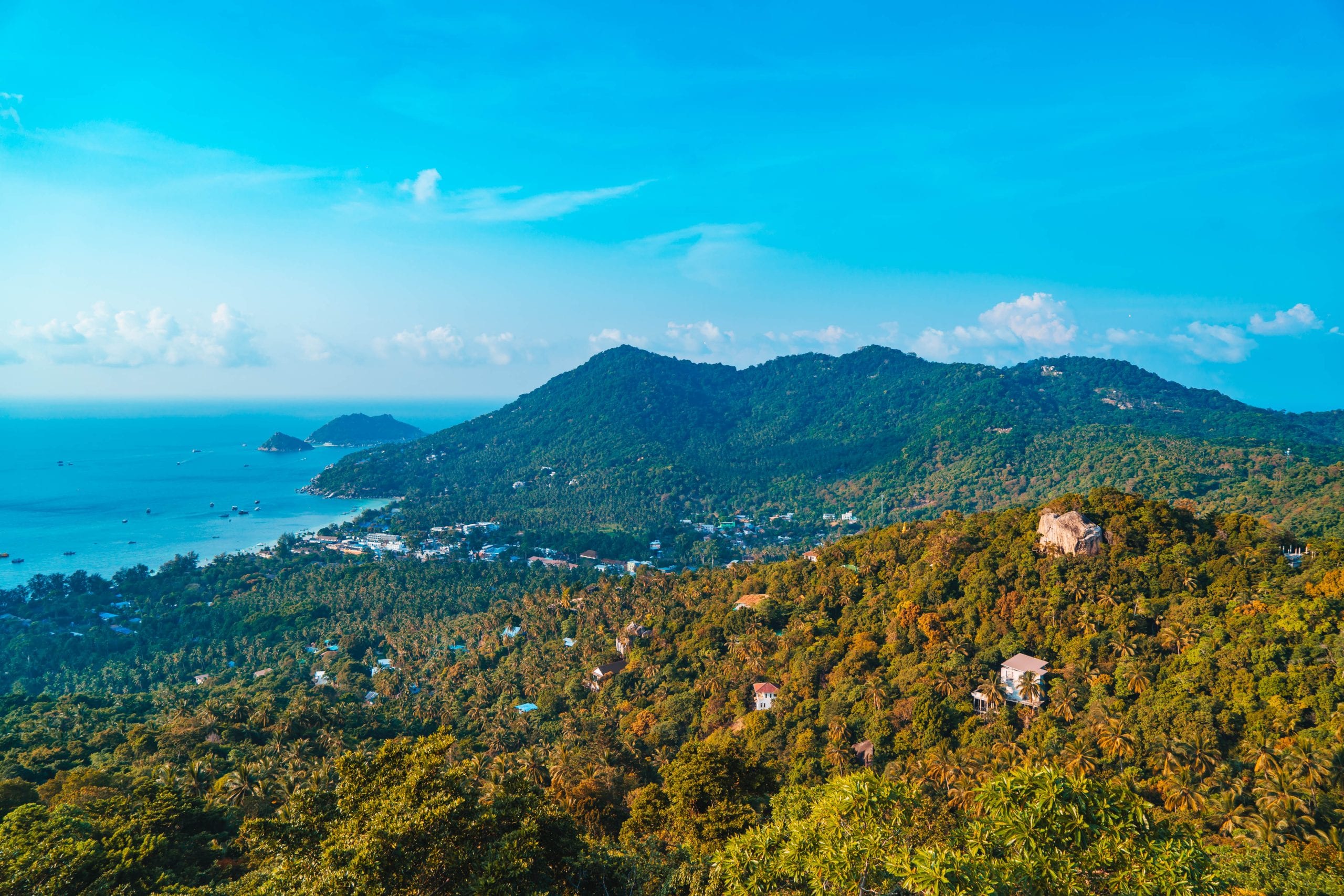 A viewpoint over Koh Tao, jungle and coastline in one frame